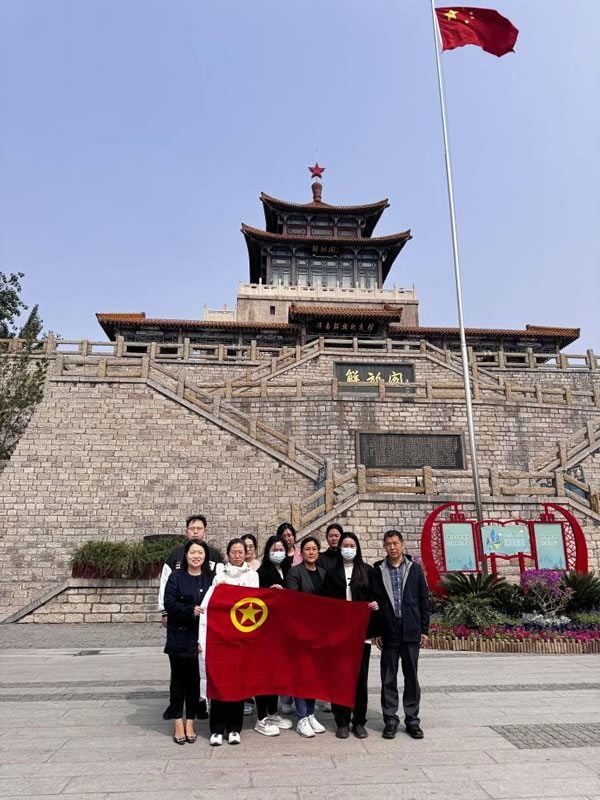 輕工供銷公司組織開展“矢志不渝跟黨走,激揚青春擔使命”“五四”青年節活動